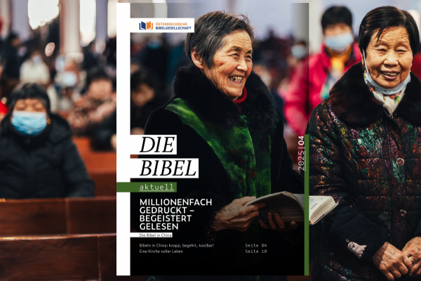 Eine Chinesische Dame steht in einer Kirche. In der Hand hält sie eine Bibel und lächelt. Darüber ist das Cover des Magazins: "Die Bibel aktuell" mit der Aufschrift: "Millionenfach gedruckt - begeistert gelesen."